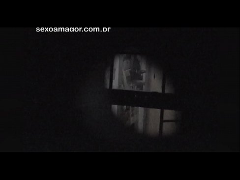 ❤️ Ξανθιά κοπέλα βιντεοσκοπήθηκε κρυφά από ηδονοβλεψία της γειτονιάς κρυμμένο πίσω από κούφια τούβλα Σπιτικό πορνό ❌❤