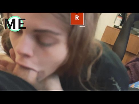 ❤️ Πούτσος στο λαιμό της, σκισμένο καλσόν και σκισμένα τακούνια Σπιτικό πορνό ❌❤